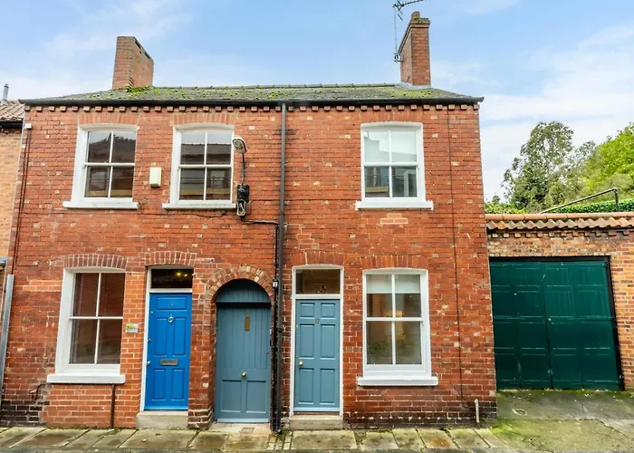 17 Trinity Lane