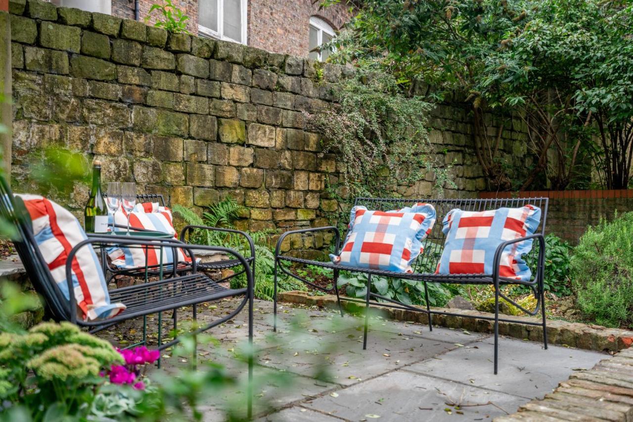 17 Trinity Lane * York